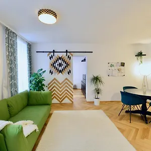  Apartment Modern Flat With Parking Space